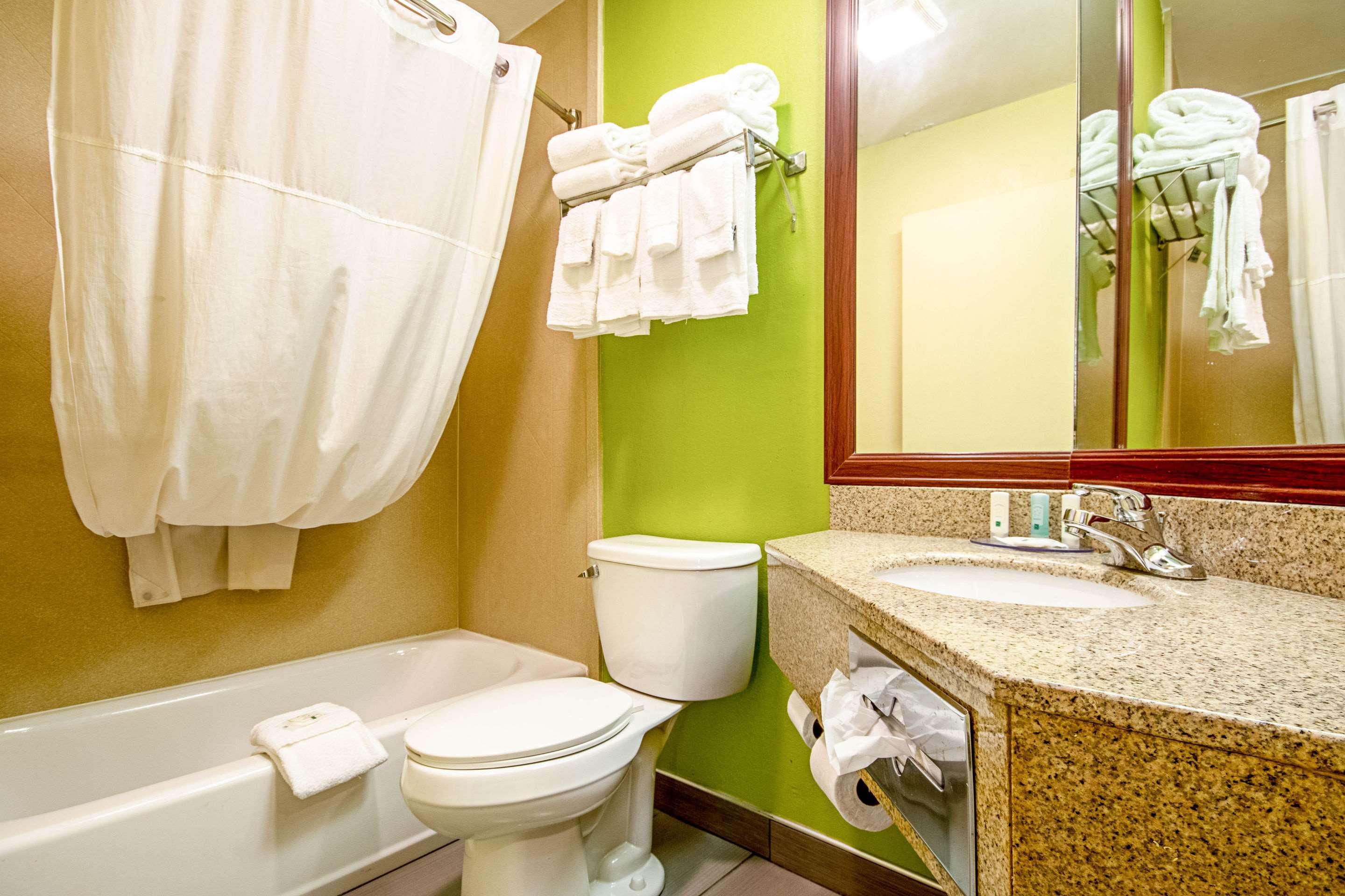 Quality Inn & Suites Glenmont - Albany South Extérieur photo