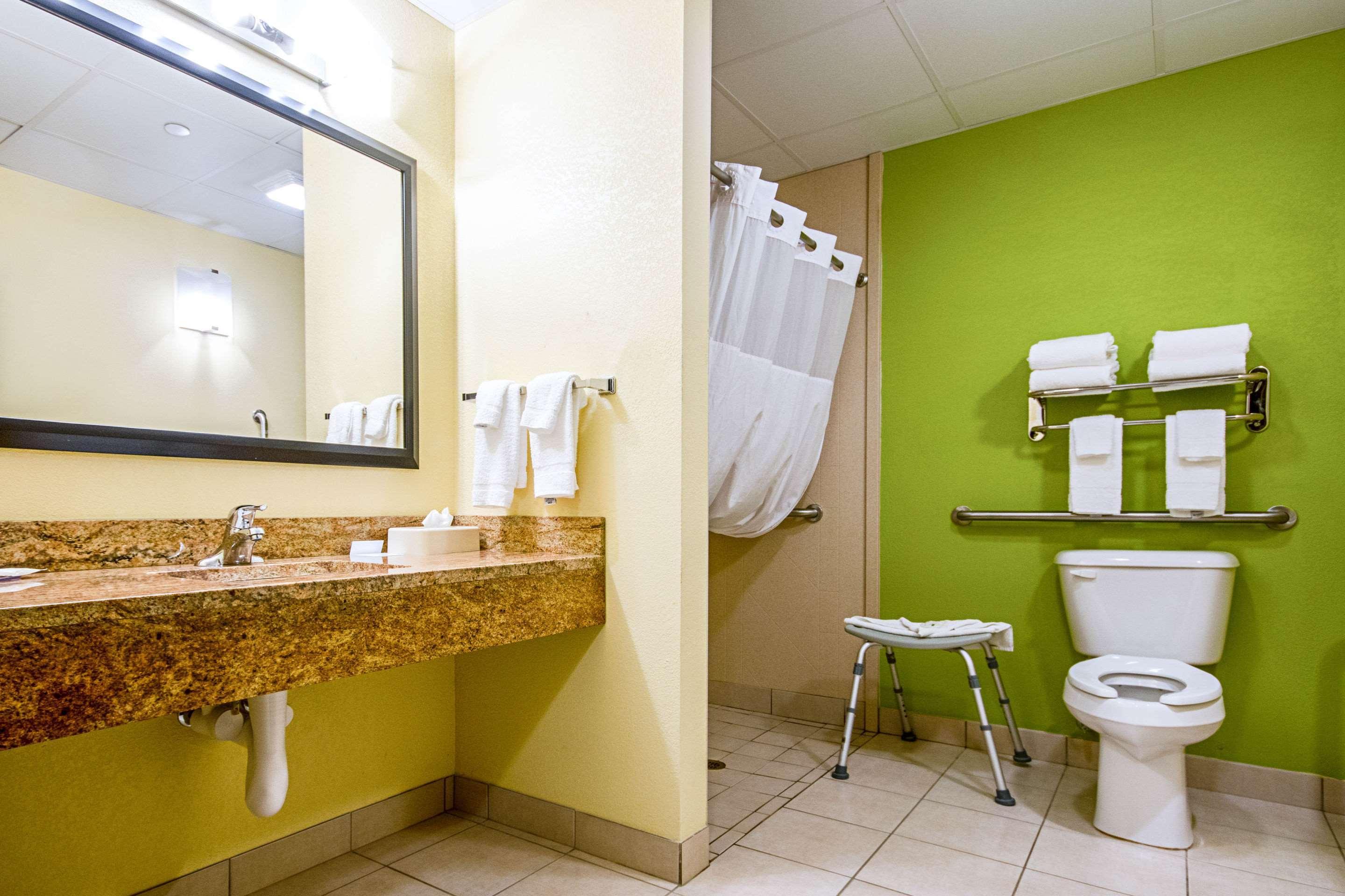 Quality Inn & Suites Glenmont - Albany South Extérieur photo