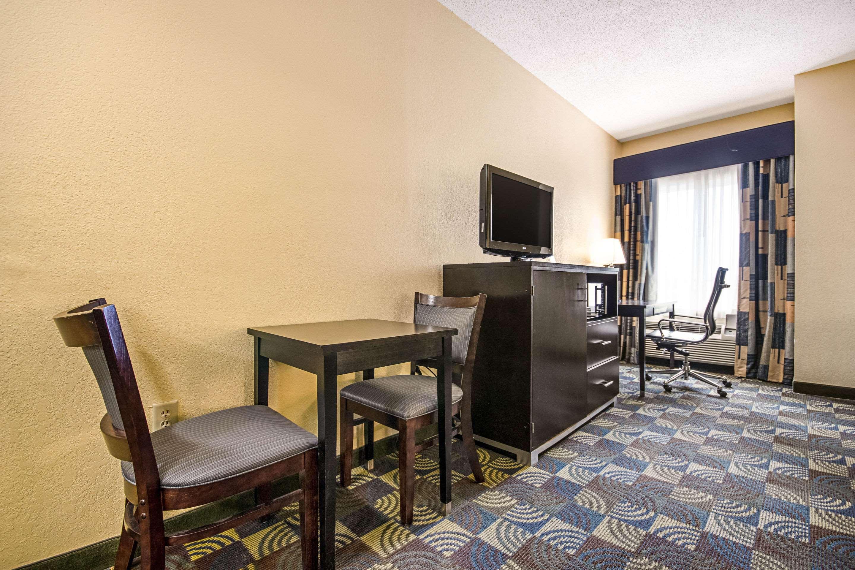 Quality Inn & Suites Glenmont - Albany South Extérieur photo