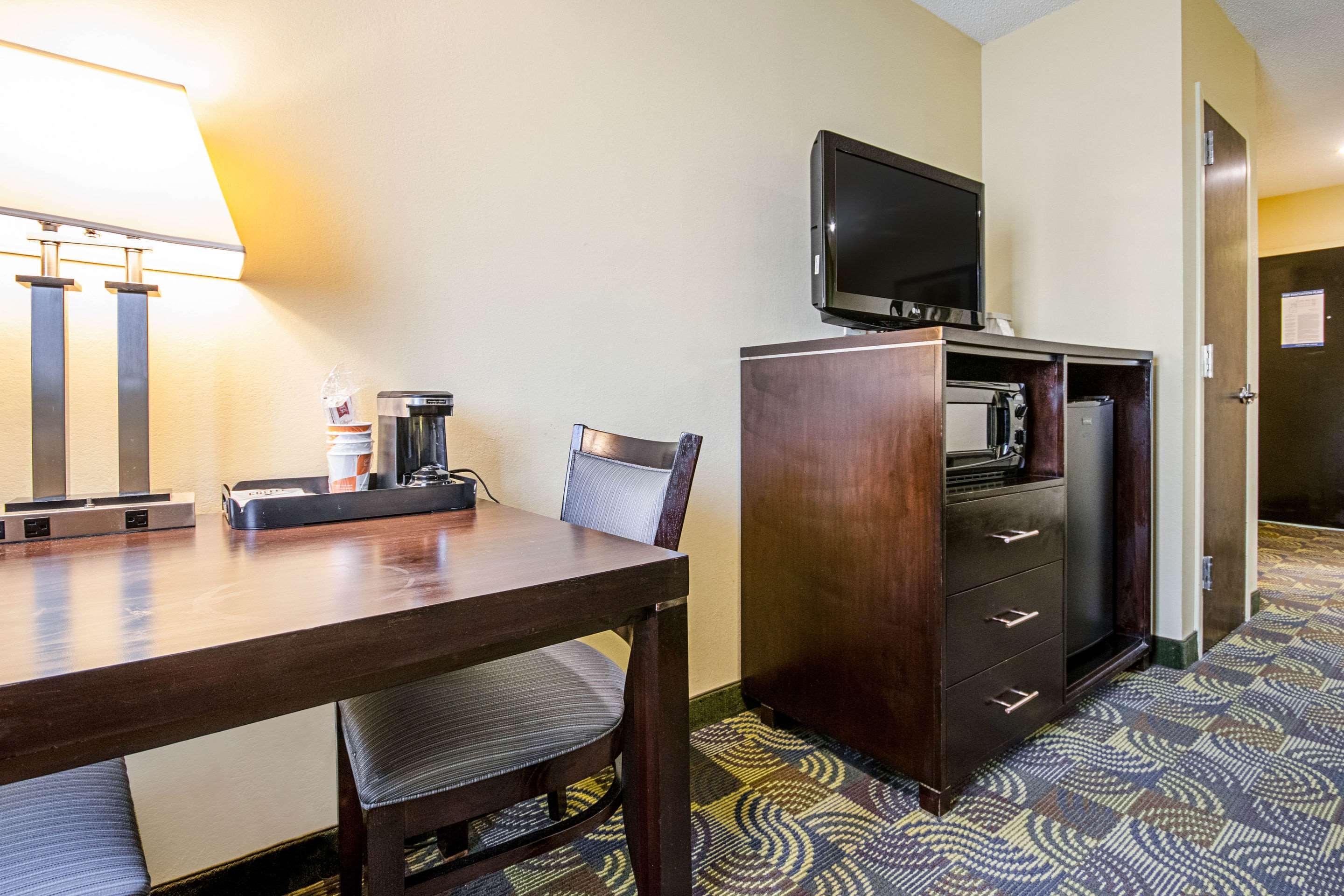 Quality Inn & Suites Glenmont - Albany South Extérieur photo