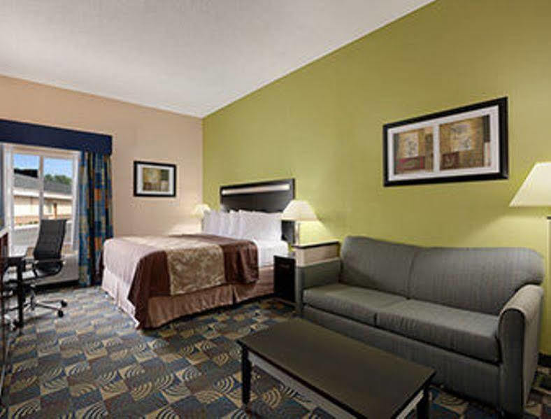 Quality Inn & Suites Glenmont - Albany South Extérieur photo